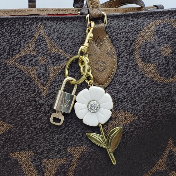 Authentic Louis Vuitton Lock & Key with Unbranded Flower Charm, Keychain - Picture 2 of 11